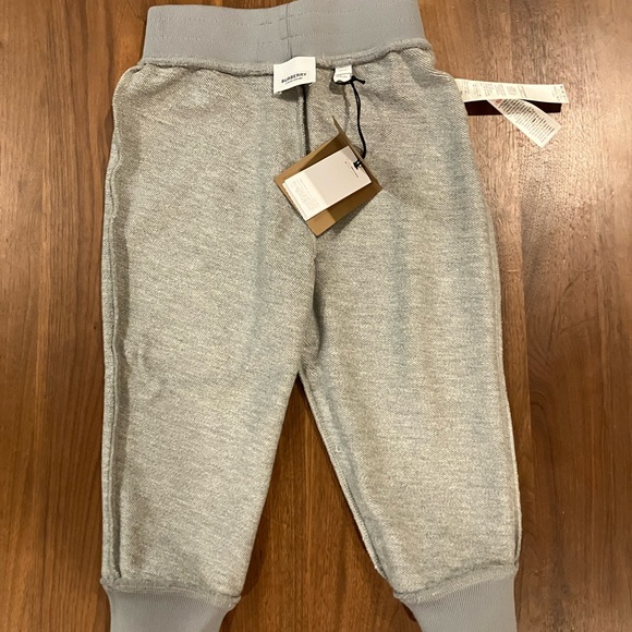 NEW! BURBERRY Boy's Sidney Equestrian Knight Printed Sweatpants - Picture 11 of 11